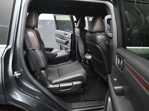 Certified 2025 Nissan Armada SL w/ Captain's Chari Seat Package AWD/4WD image 38