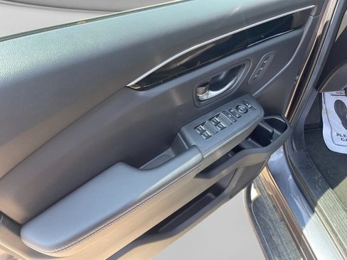Used 2025 Honda Pilot EX-L image 16