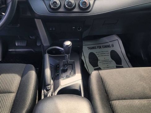 Used 2017 Toyota RAV4 LE FWD image 12