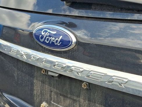 Used 2014 Ford Explorer XLT w/ Equipment Group 201A FWD image 7