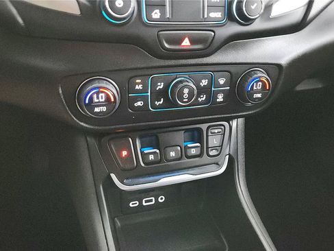 Used 2021 GMC Terrain SLT w/ Elevation Edition FWD image 33