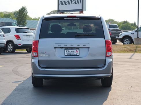Used 2018 Dodge Grand Caravan SE w/ UConnect Hands-Free Group FWD image 4