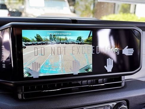 New 2025 Jeep Gladiator Sport image 32