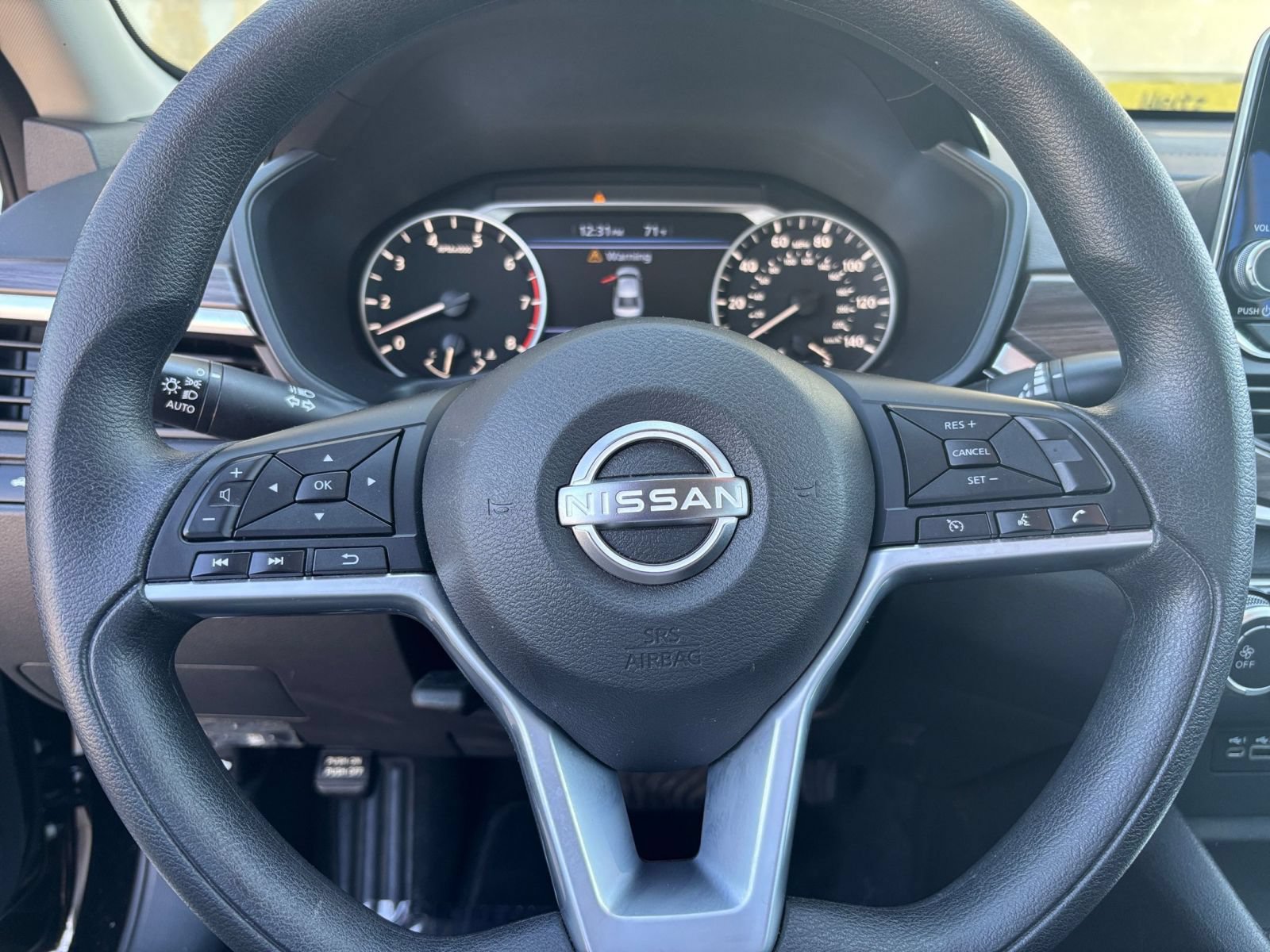Used 2025 Nissan Altima 2.5 SV FWD image 27