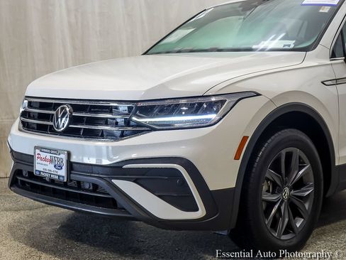 Used 2022 Volkswagen Tiguan SE AWD/4WD image 3