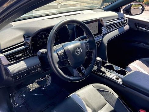 Used 2025 Toyota Camry SE image 14