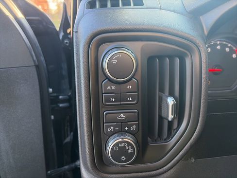 Used 2019 Chevrolet Silverado 1500 Custom Trail Boss w/ Infotainment Package image 15