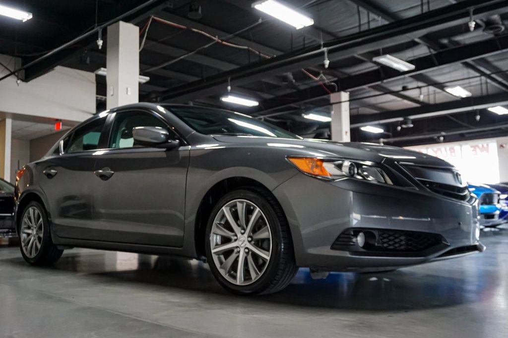 Used 2014 Acura ILX w/ Premium Package FWD image 2