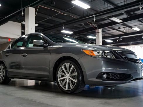 Used 2014 Acura ILX w/ Premium Package image 2