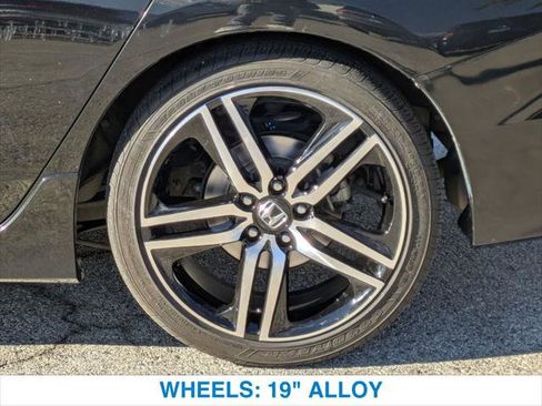 Used 2016 Honda Accord Touring image 11