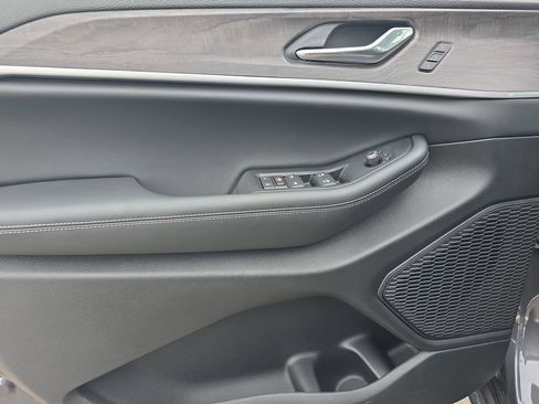 New 2025 Jeep Grand Cherokee L Limited w/ Trailer Tow Package image 30