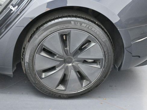 Used 2025 Tesla Model 3 Long Range RWD image 32