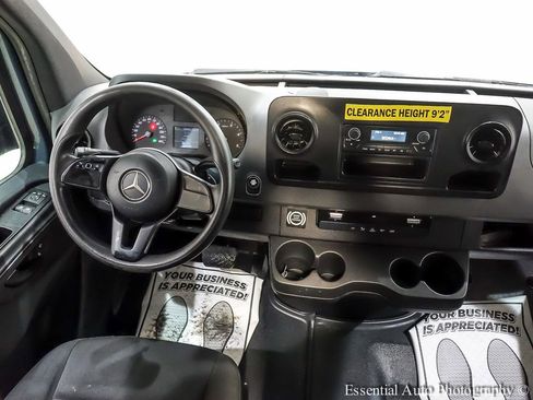 Used 2019 Mercedes-Benz Sprinter 170 image 9