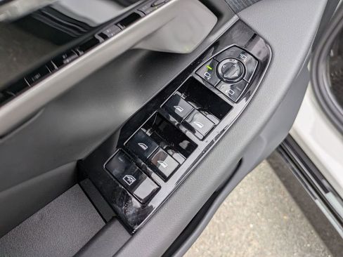 New 2026 BMW 530i xDrive w/ M Sport Package image 13