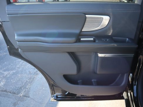 New 2025 Ford Expedition Platinum image 19