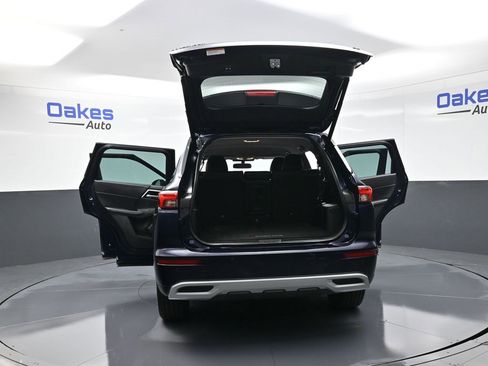 Used 2022 Mitsubishi Outlander SE image 59