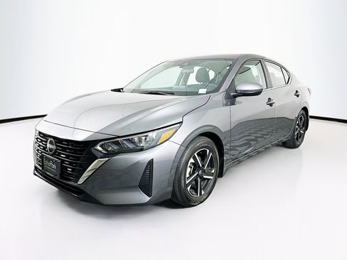 Used 2024 Nissan Sentra SV image 3