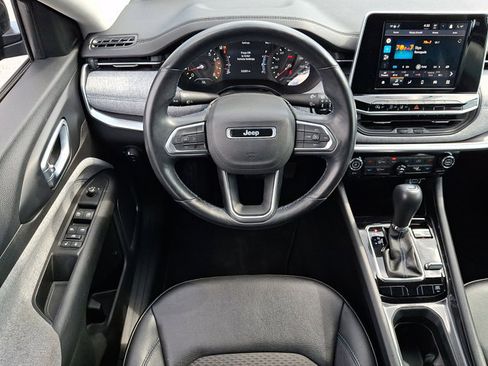 Used 2022 Jeep Compass Latitude w/ Convenience Group AWD/4WD image 11