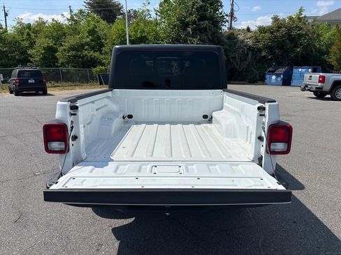Used 2020 Jeep Gladiator Sport w/ Quick Order Package 24S AWD/4WD image 26