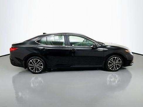 Used 2026 Toyota Camry XLE AWD/4WD image 8