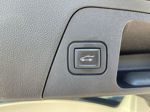 Used 2020 Buick Envision Essence w/ Experience Buick Package image 13