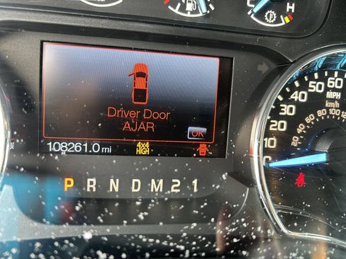 Used 2011 Ford F150 XLT w/ XLT Chrome Pkg image 27