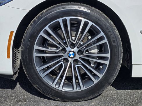 Used 2019 BMW 530i w/ Convenience Package image 10