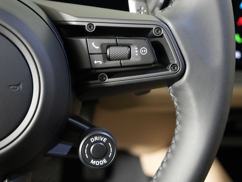 Certified 2026 Porsche Cayenne E-Hybrid AWD/4WD image 27