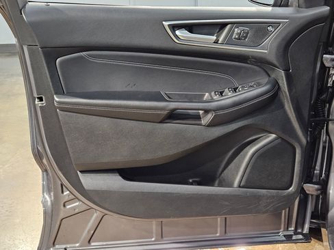 Used 2022 Ford Edge Titanium image 20