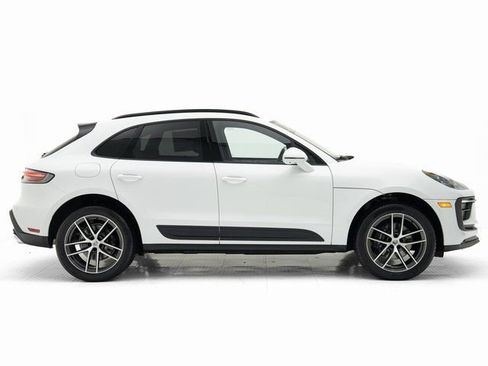 New 2026 Porsche Macan image 33