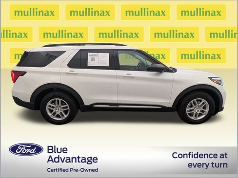 Used 2025 Ford Explorer Active w/ Active Comfort Package image 2