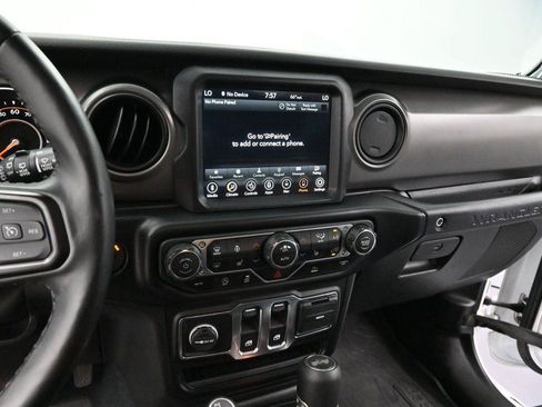 Used 2022 Jeep Wrangler Sport AWD/4WD image 18