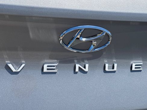 Used 2025 Hyundai Venue SEL FWD image 28