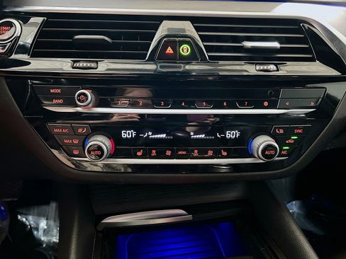 Used 2022 BMW 530i 530i w/ Premium Package image 12