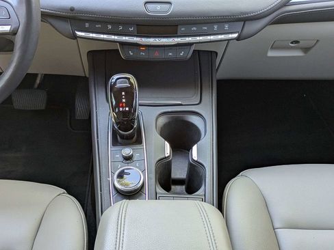 Certified 2023 Cadillac XT4 Luxury w/ Cold Weather Package FWD image 21