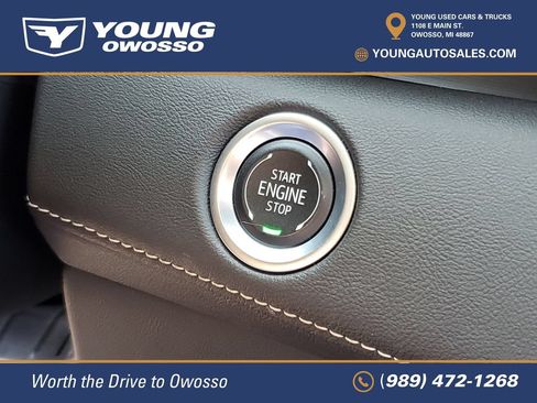 Certified 2024 Cadillac Escalade ESV Premium Luxury w/ LPO, Floor Liner Package AWD/4WD image 17