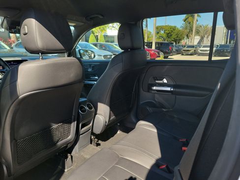 Used 2024 Mercedes-Benz GLB 250 image 7