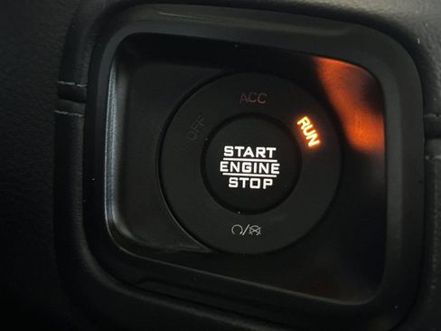 Used 2024 Jeep Wrangler Unlimited Sahara AWD/4WD image 25