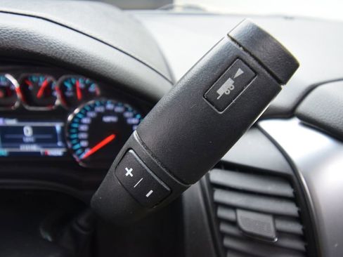 Used 2016 Chevrolet Suburban LT image 27