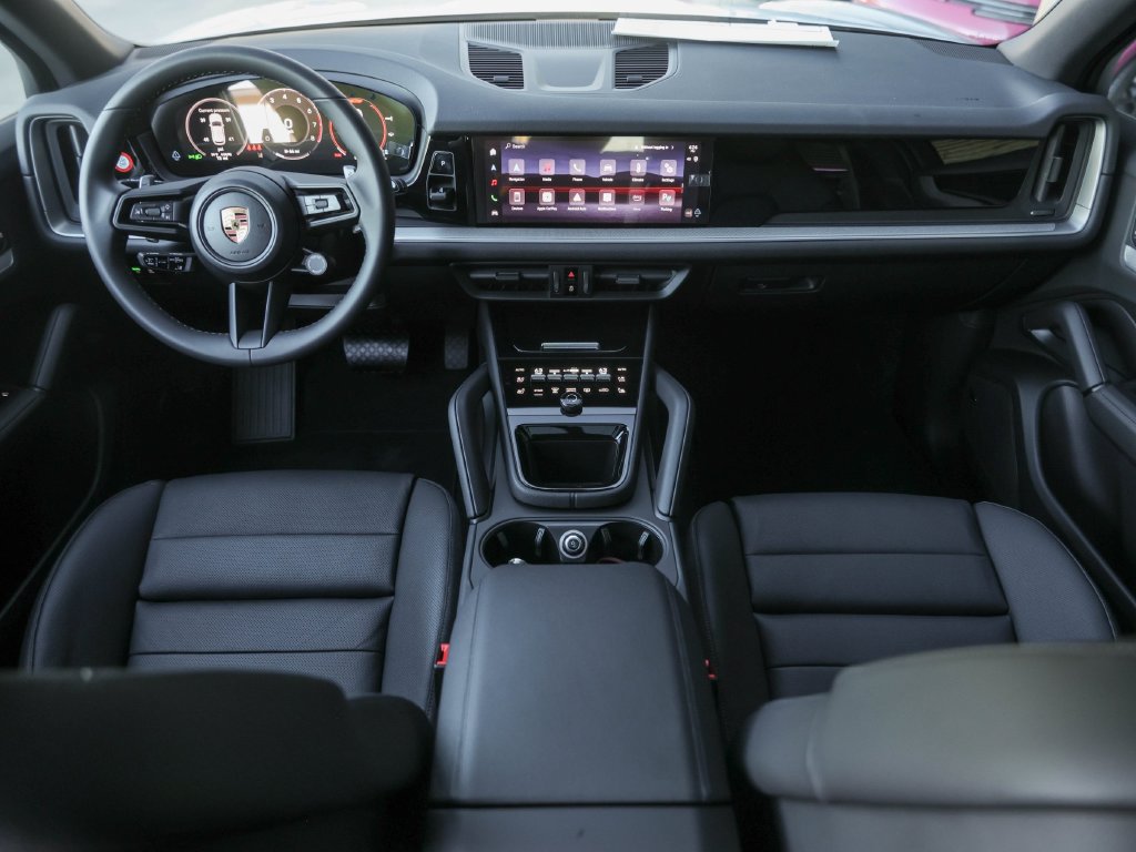 Certified 2026 Porsche Cayenne AWD/4WD image 34
