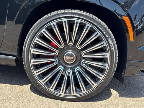 Used 2025 Cadillac Escalade V AWD/4WD image 5
