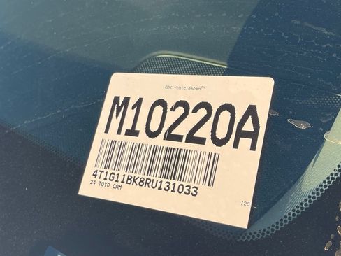 Used 2024 Toyota Camry SE AWD/4WD image 12