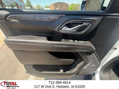 Used 2022 Chevrolet Suburban RST w/ Luxury Package AWD/4WD image 15