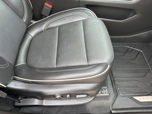 Used 2023 Chevrolet Traverse Premier w/ Redline Edition image 14