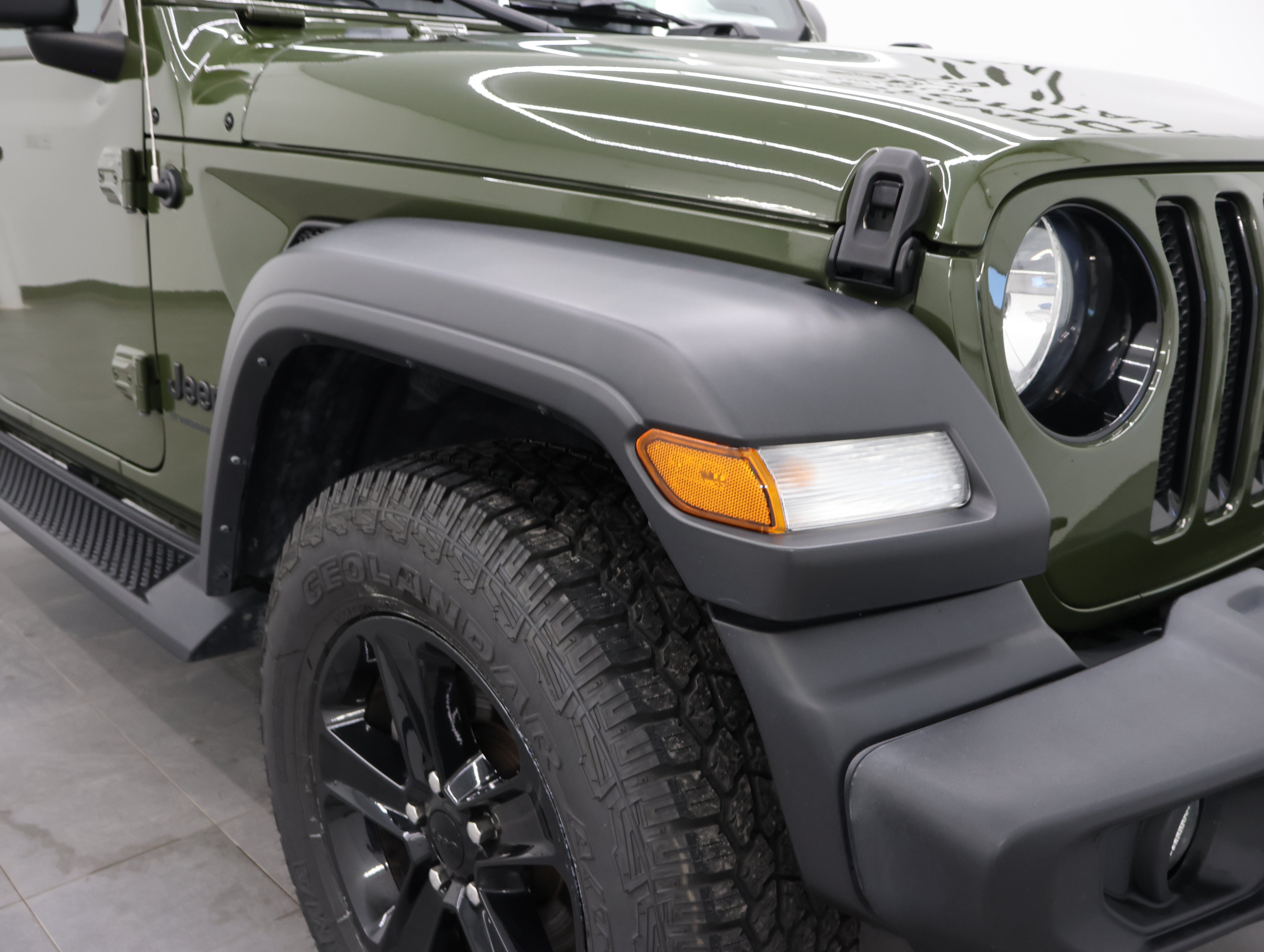 Used 2023 Jeep Wrangler Unlimited Sport AWD/4WD image 21