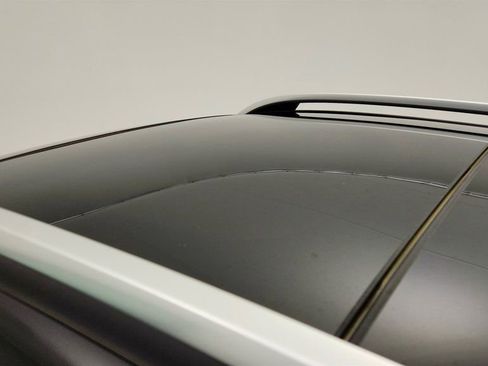 Used 2024 Mercedes-Benz EQB 300 4MATIC image 10