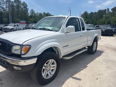 Used 2001 Toyota Tacoma PreRunner RWD image 2
