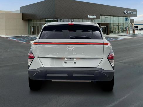 New 2026 Hyundai Kona SE image 6