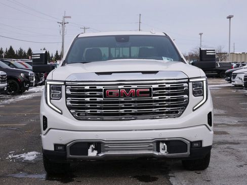 Used 2024 GMC Sierra 1500 Denali w/ Denali Reserve Package AWD/4WD image 2