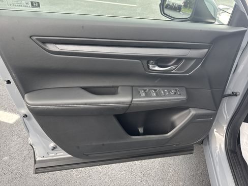 Used 2025 Honda CR-V EX image 22